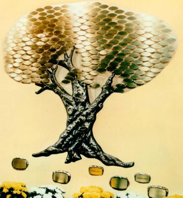 Donor Tree with gold leaves